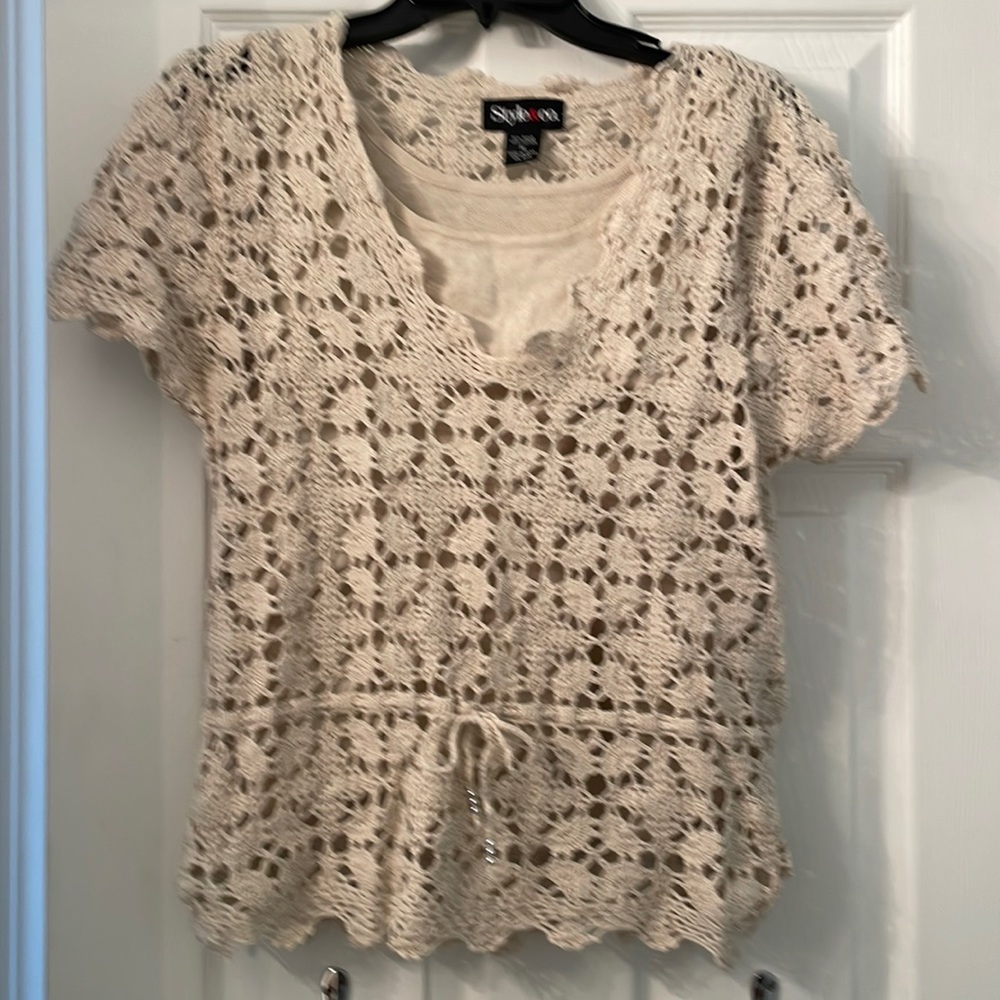 Short sleeve crochet blouse